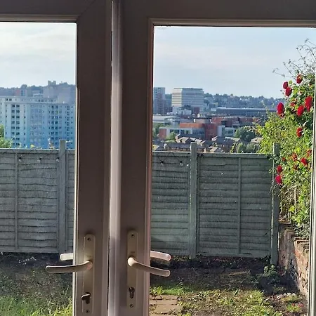 アパート The Red House, 2 Bed Garden Apartment In Totterdown, Bristol ブリストル