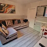 The Red House, 2 Bed Garden In Totterdown,