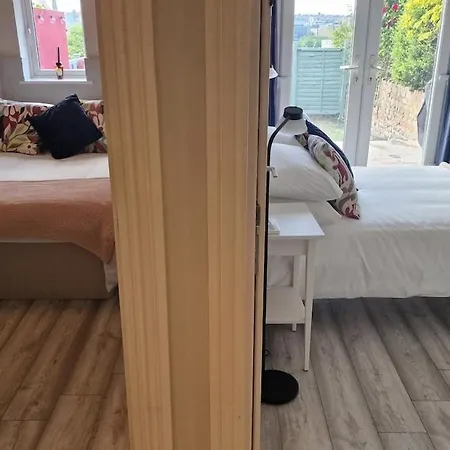 Apartment The Red House, 2 Bed Flat In *
