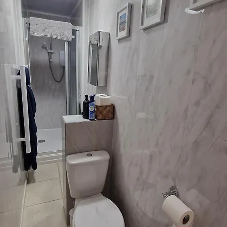 The Red House, 2 Bed Garden In Totterdown, * Bristol