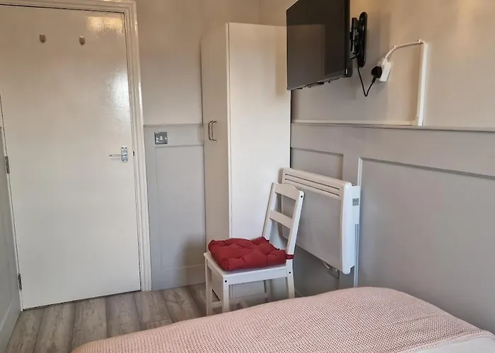 The Red House, 2 Bed Garden In Totterdown, * Bristol