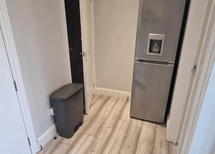 The Red House, 2 Bed Garden Apartment In Totterdown, Bristol *