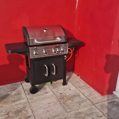 The Red House, 2 Bed Flat In * Bristol