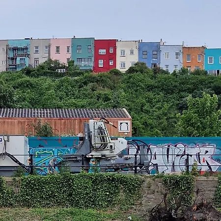 The Red House, 2 Bed Garden Apartment In Totterdown, Bristol شقة *