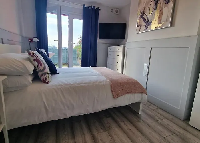 The Red House, 2 Bed Garden Apartment In Totterdown, Bristol شقة