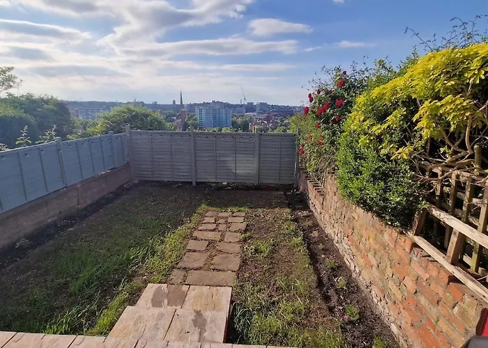 Апартаменты The Red House, 2 Bed Garden In Totterdown, Бристоль